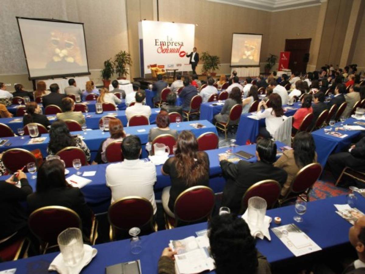 EyN presenta el evento 'La Empresa Sensual' en El Salvador.