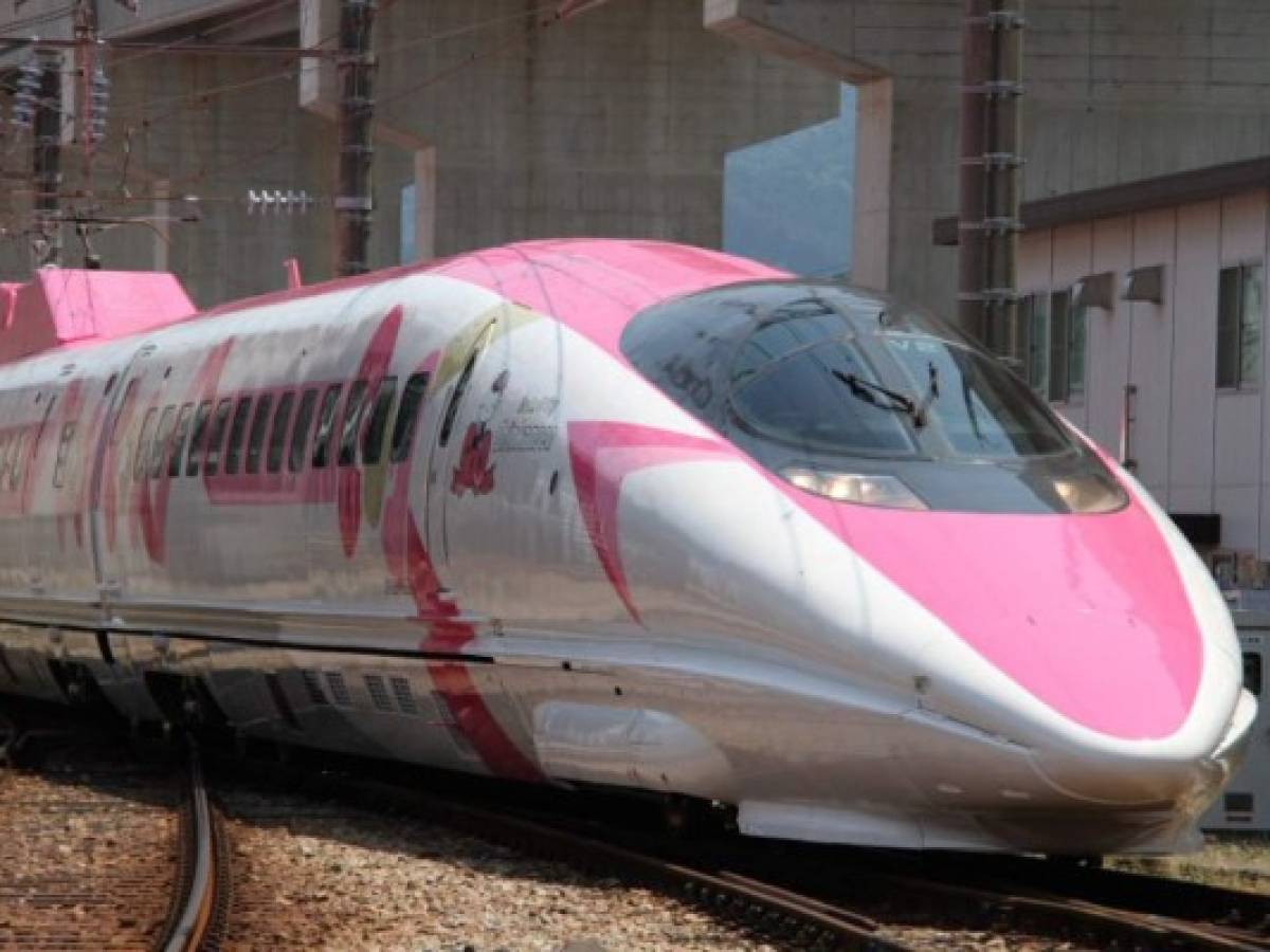 ¡Todos a bordo! El tren de Hello Kitty ya recorre Japón