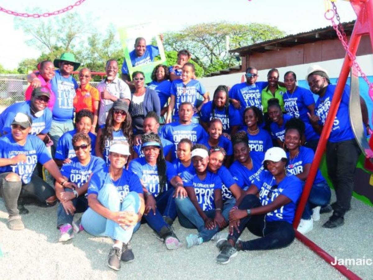 Grupo Unicomer transforma realidades en Latinoamérica y el Caribe en su tercera semana del voluntariado