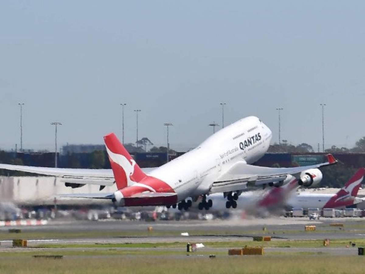 Aerolínea australiana Qantas, acusada de no jugar limpio en plena crisis