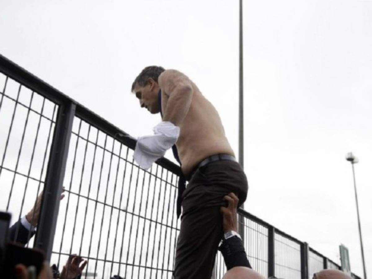 Directivos de Air France tienen que huir de sus trabajadores por despidos