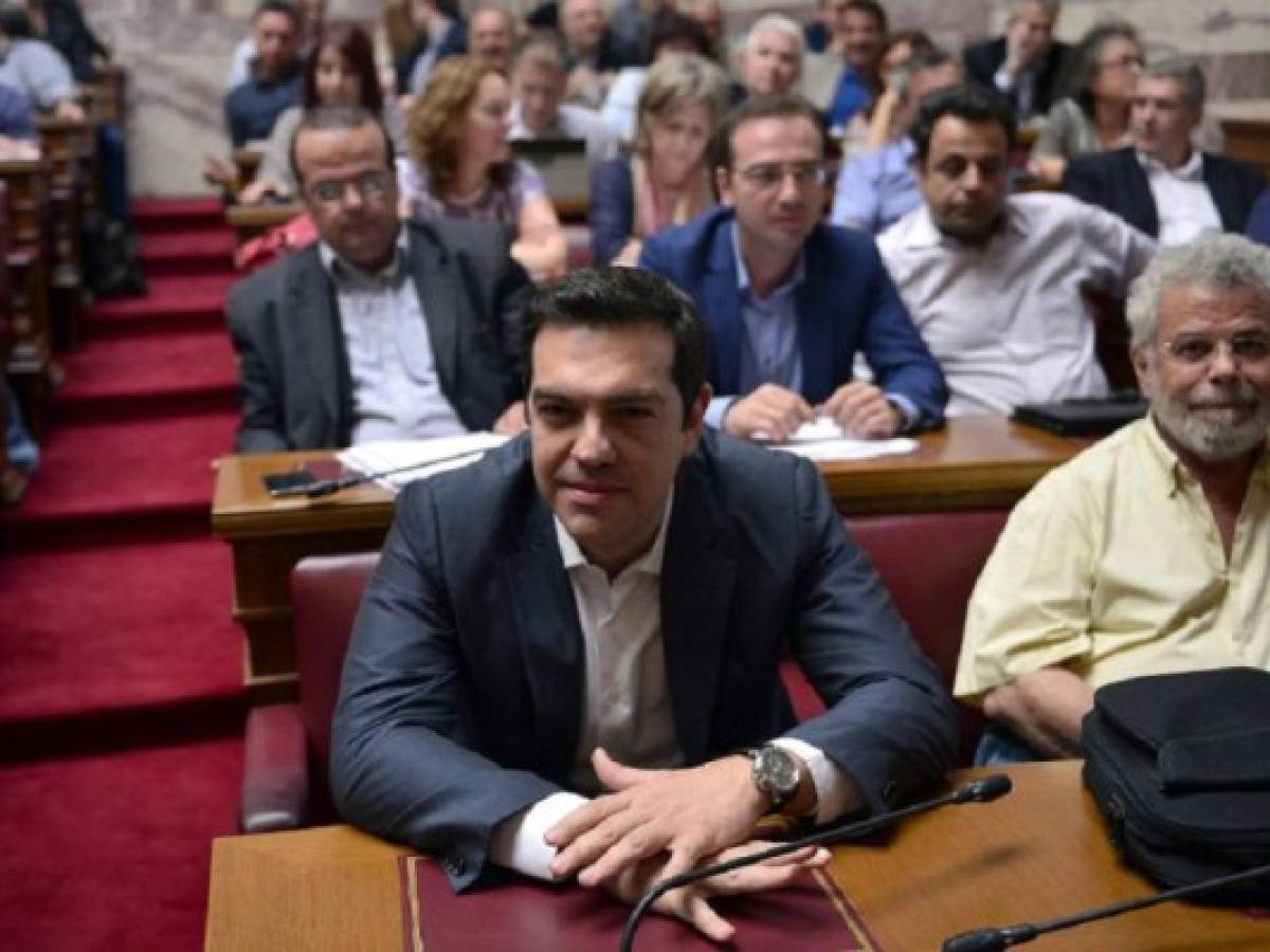 El parlamento griego votará acuerdo con acreedores tras explosivo informe del FMI