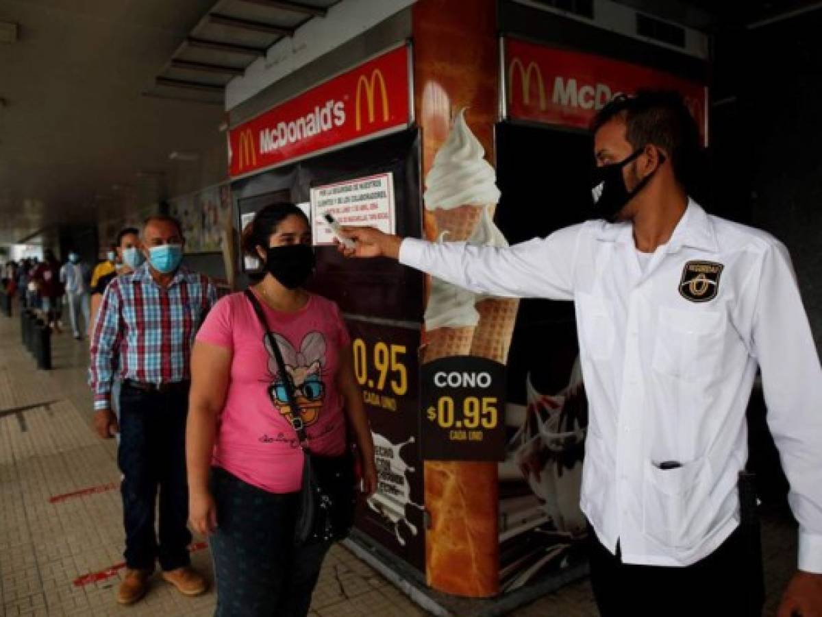 Pandemia se acelera en Centroamérica que apresta su reapertura económica