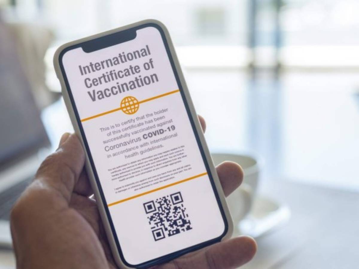 Apps de salud y certificados de vacunación, al rescate del turismo