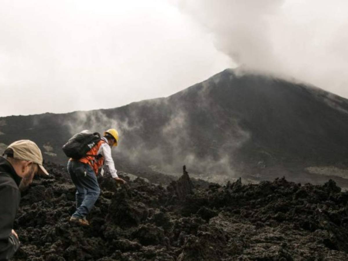 Guatemala vigila aumento de la actividad del volcán de Pacaya