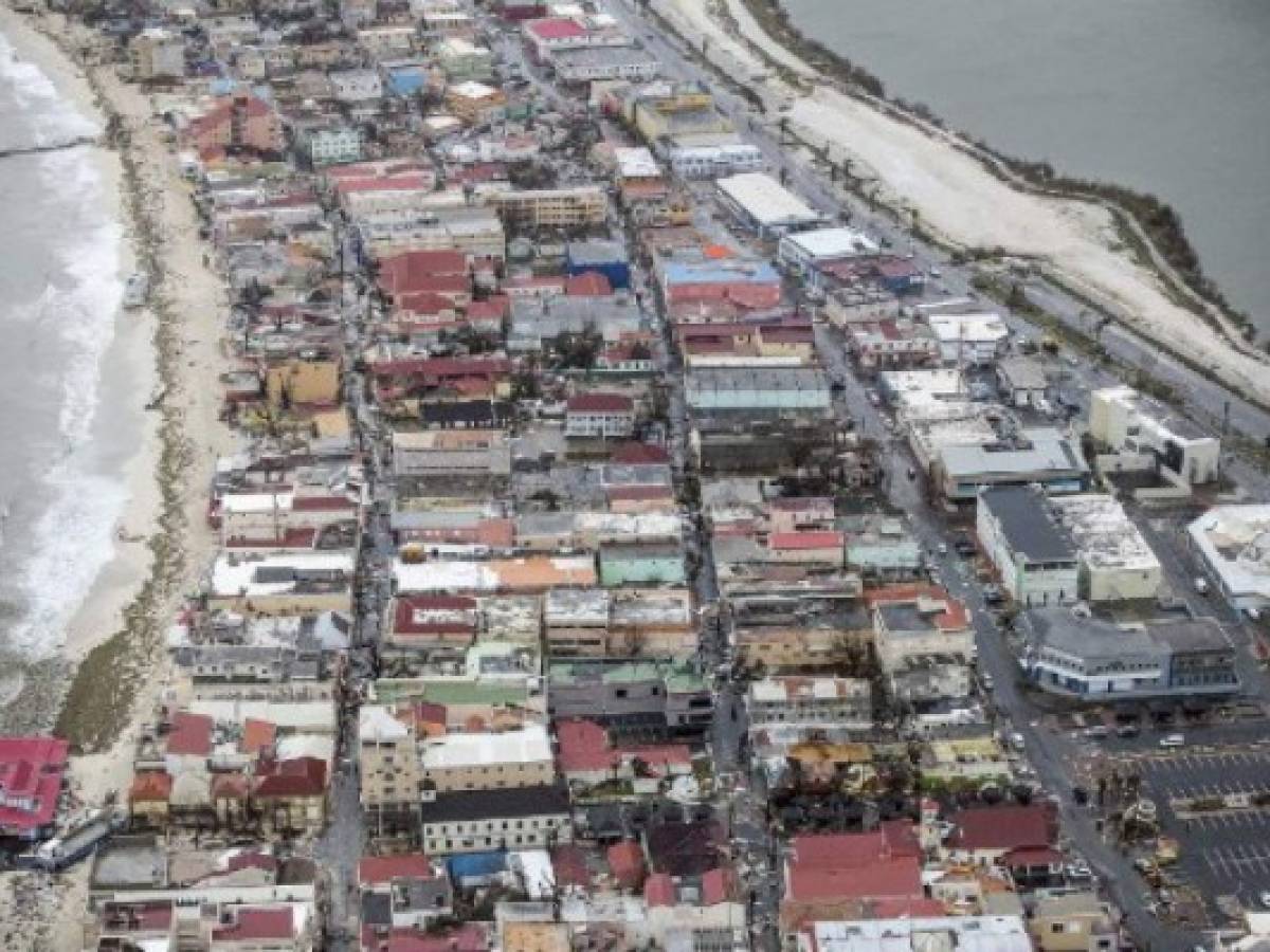 El huracán Irma lleva muerte y destrucción al Caribe, en trayectoria a la Florida