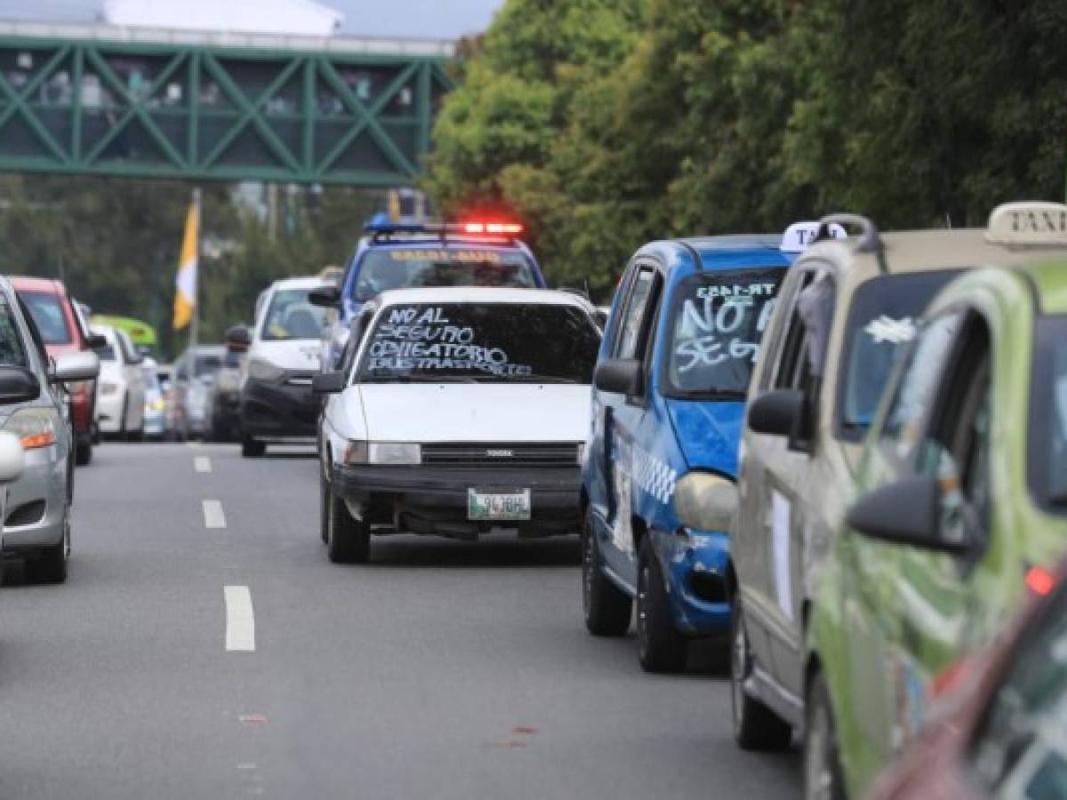 Transportistas de Guatemala mantienen la amenaza de paro en el país