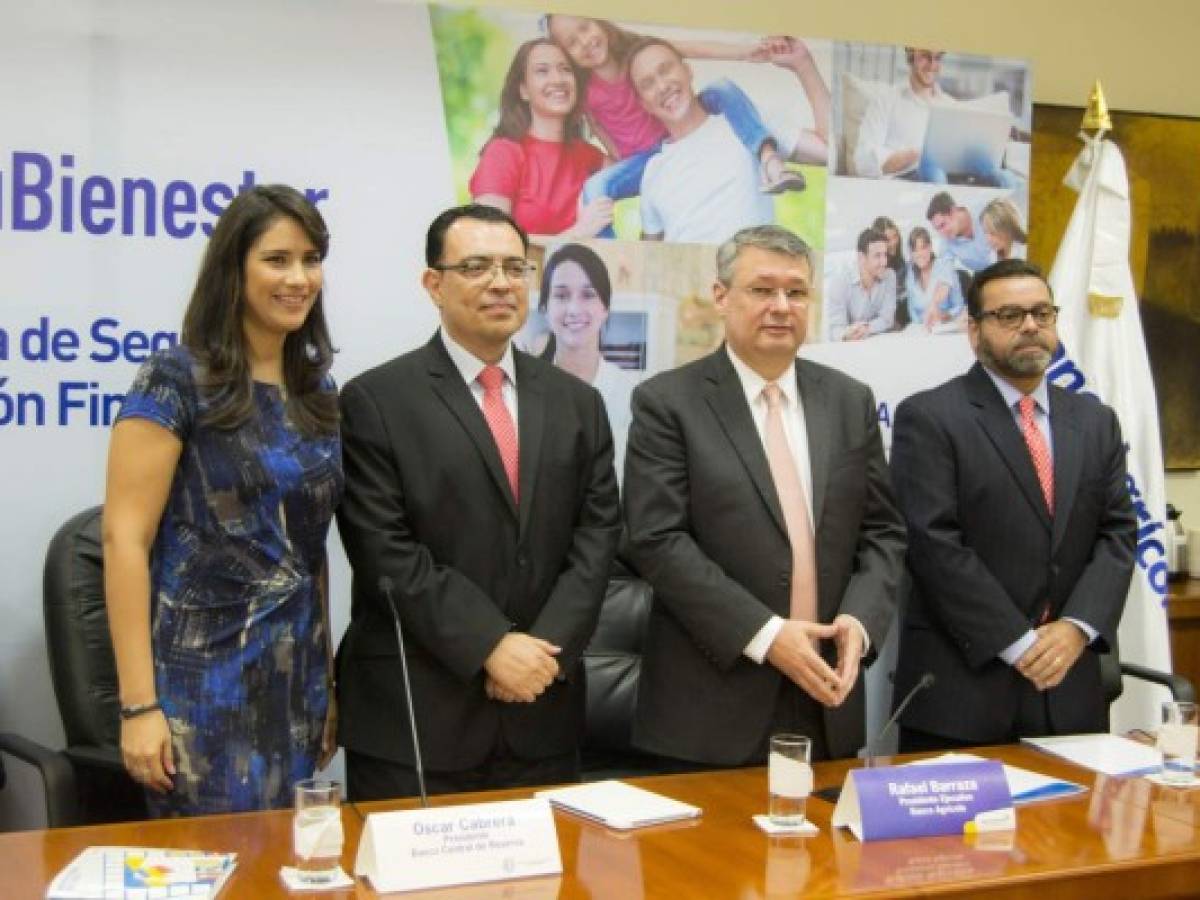 Banco Agrícola lanza programa para mejorar educación financiera de los salvadoreños