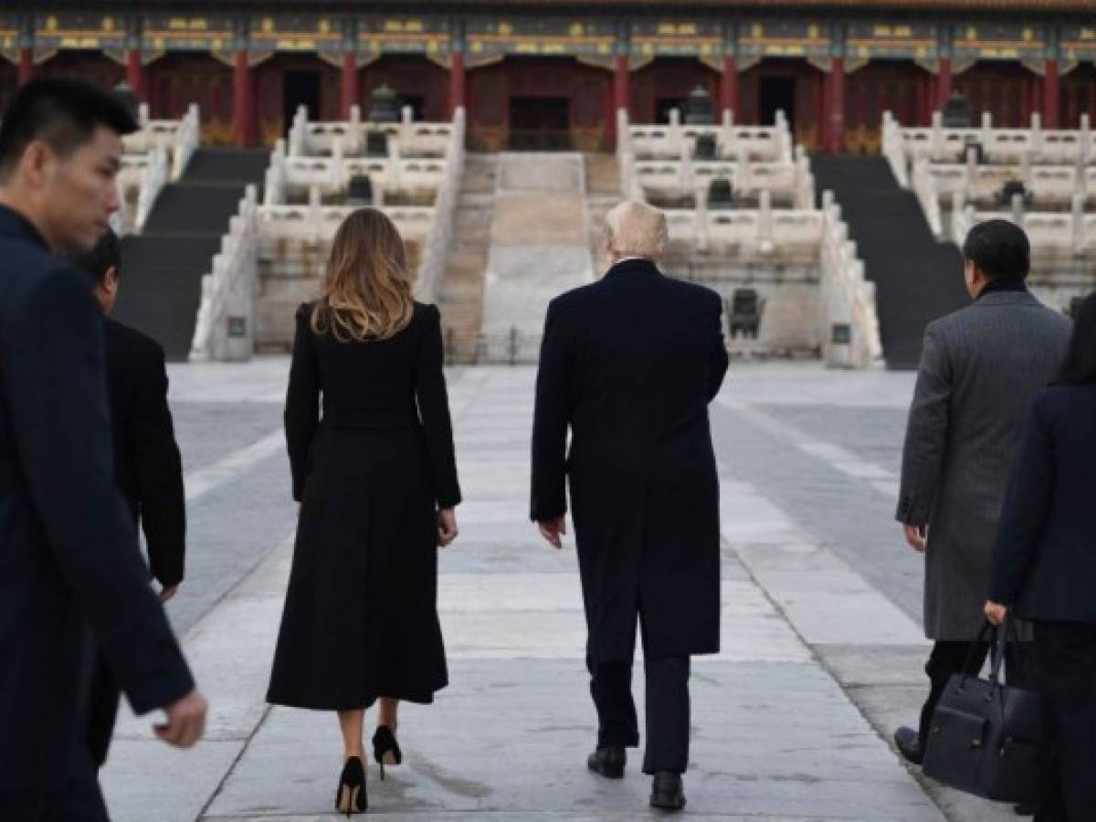 Xi recibe con pompa al presidente Trump en primer día de gira por Pekín