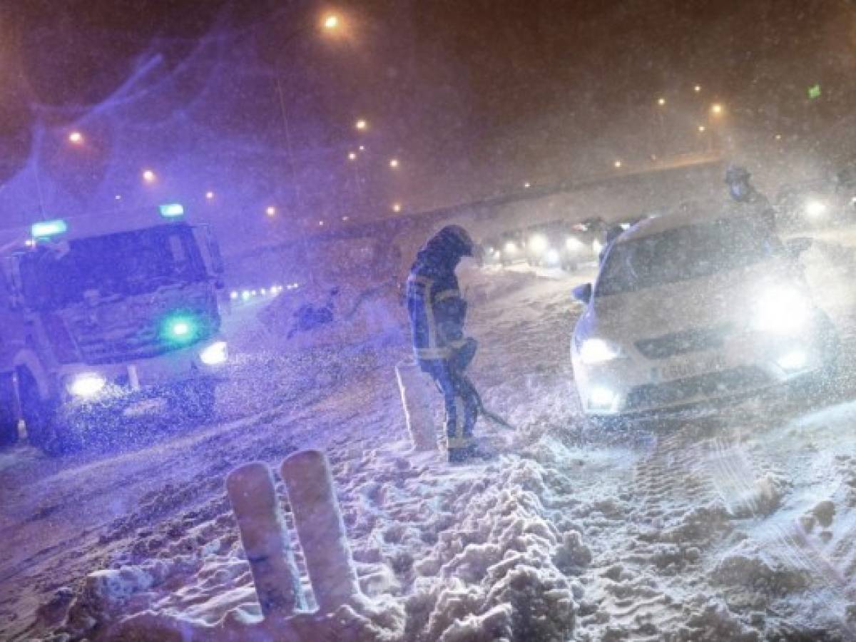 Tormenta de nieve siembra el caos en España