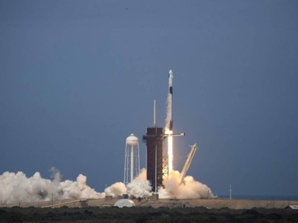 Así despegó el cohete SpaceX con dos astronautas a bordo
