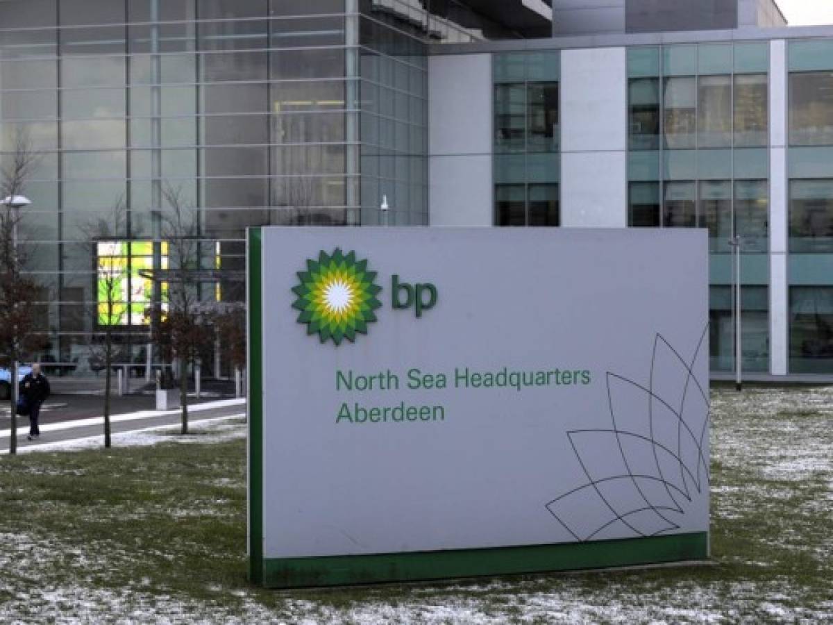 Empresas británicas reducen inversiones por bajo precio del petróleo