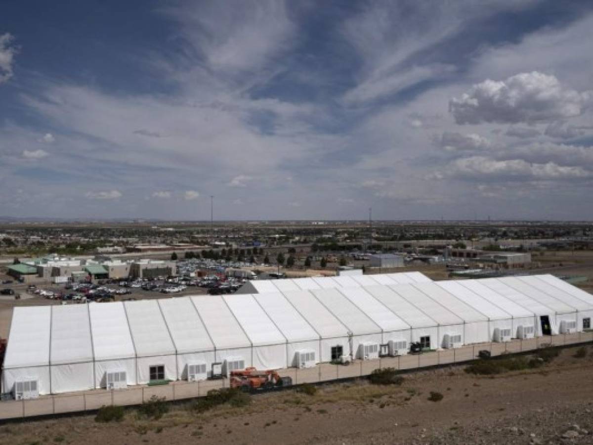 Ejército de EEUU podría instalar carpas para migrantes en la frontera con México