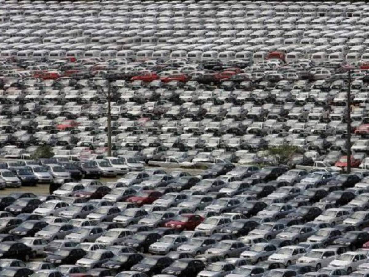 Industria automotriz, clava los frenos en América Latina