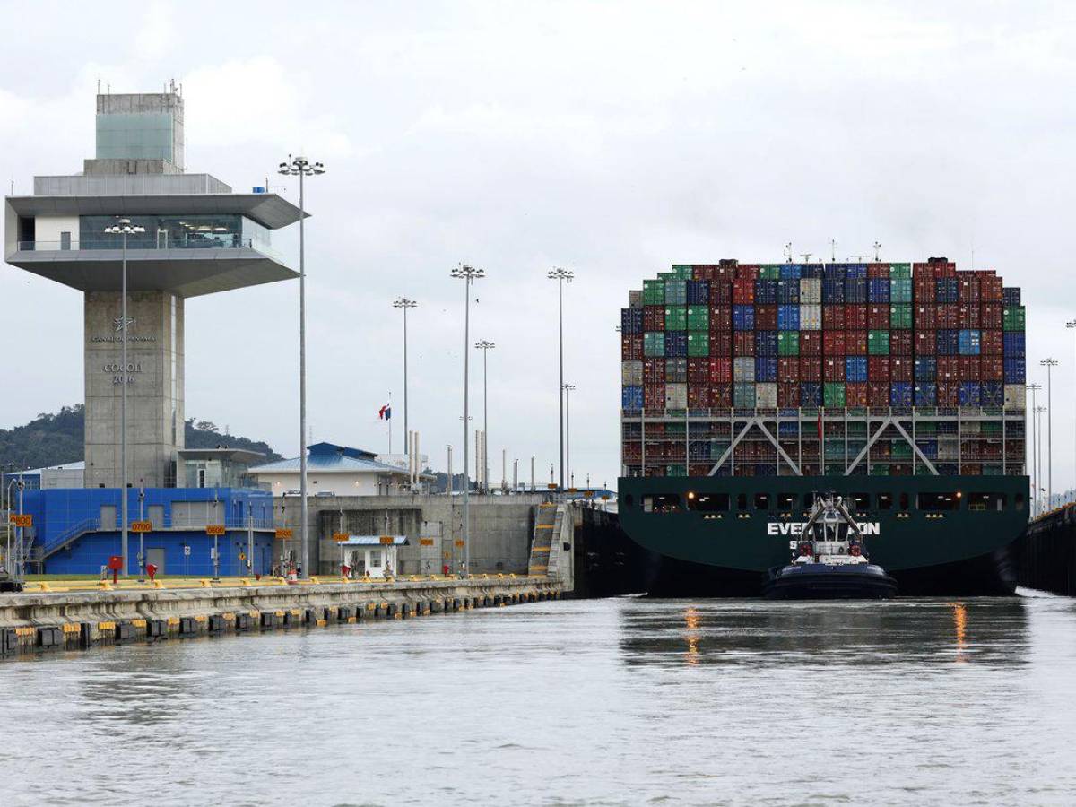 Canal de Panamá mantiene reducción de calado por sequía hasta septiembre