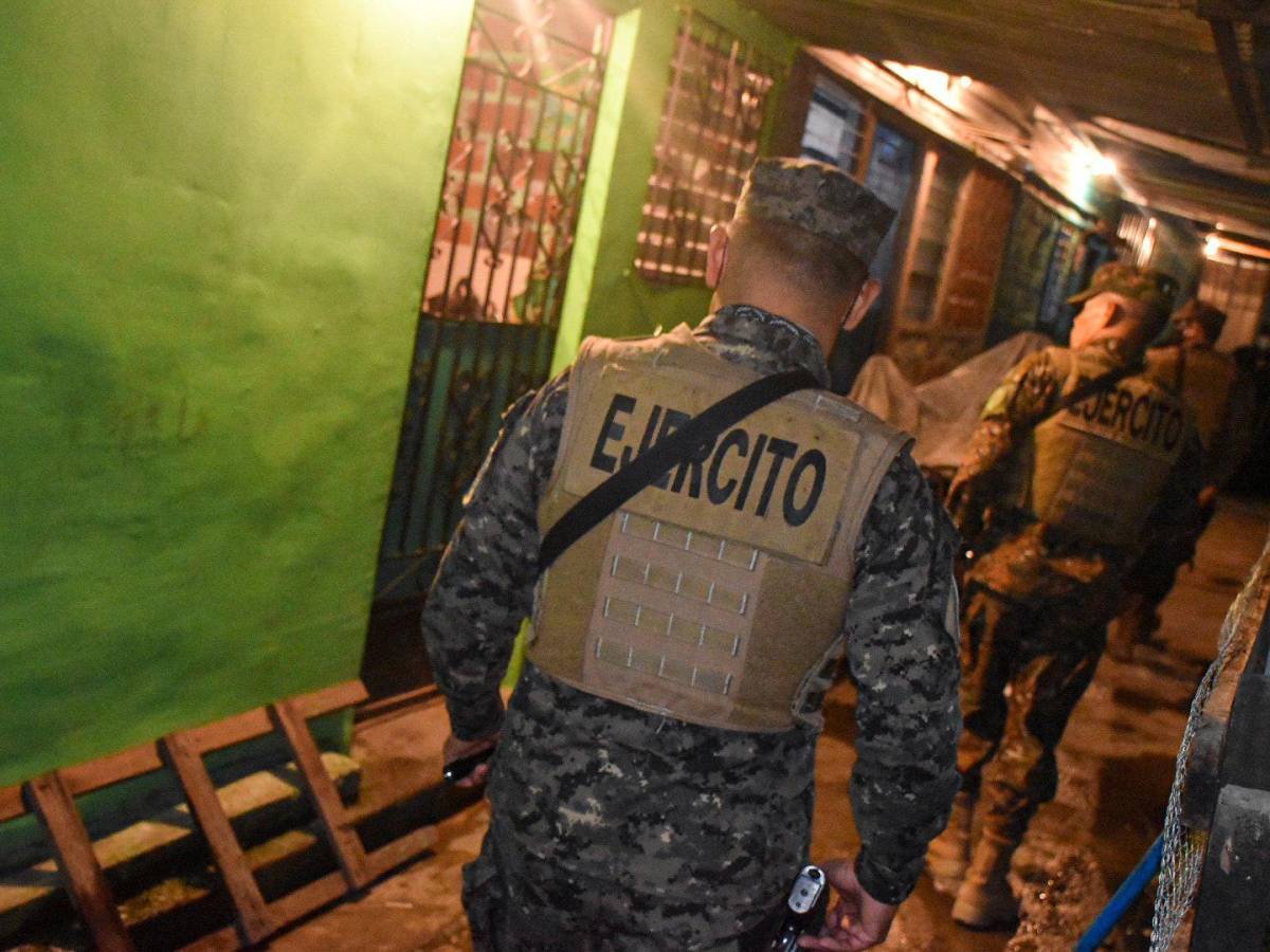 El Salvador: Más de 5747 personas detenidas durante el régimen de excepción