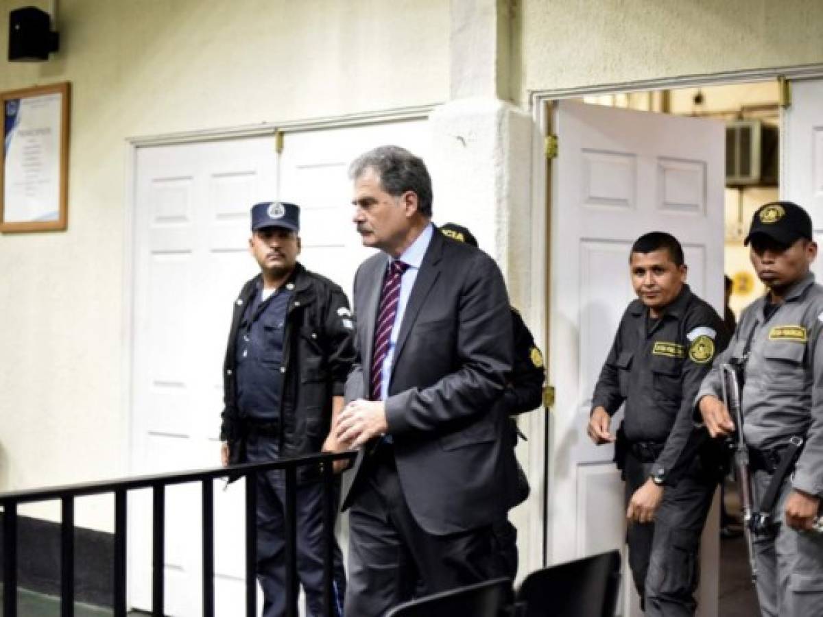 Guatemala: Expresidente Colom y el jefe de Oxfam irán a juicio por corrupción