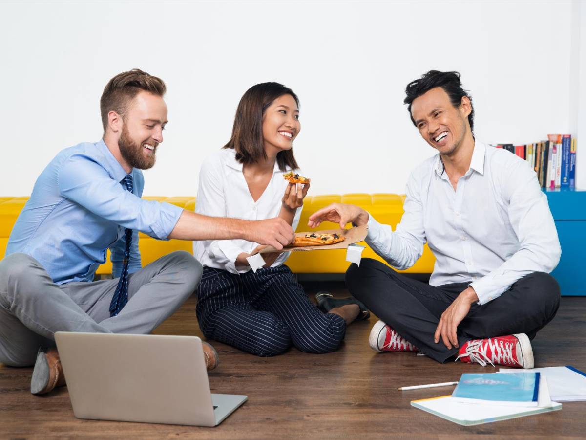 Hacer amigos en el trabajo no es casualidad: Es una estrategia de talento