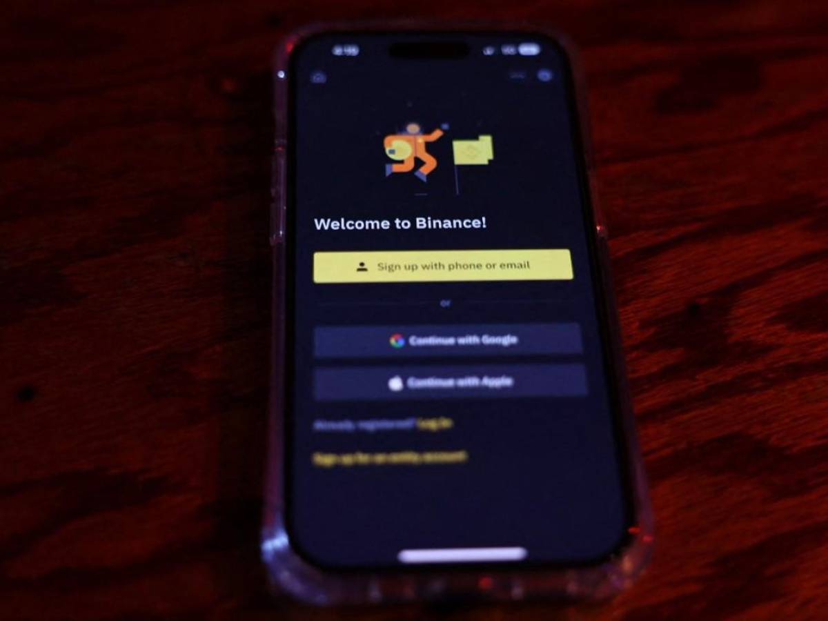Plataforma mundial de criptomonedas Binance se retira de Rusia