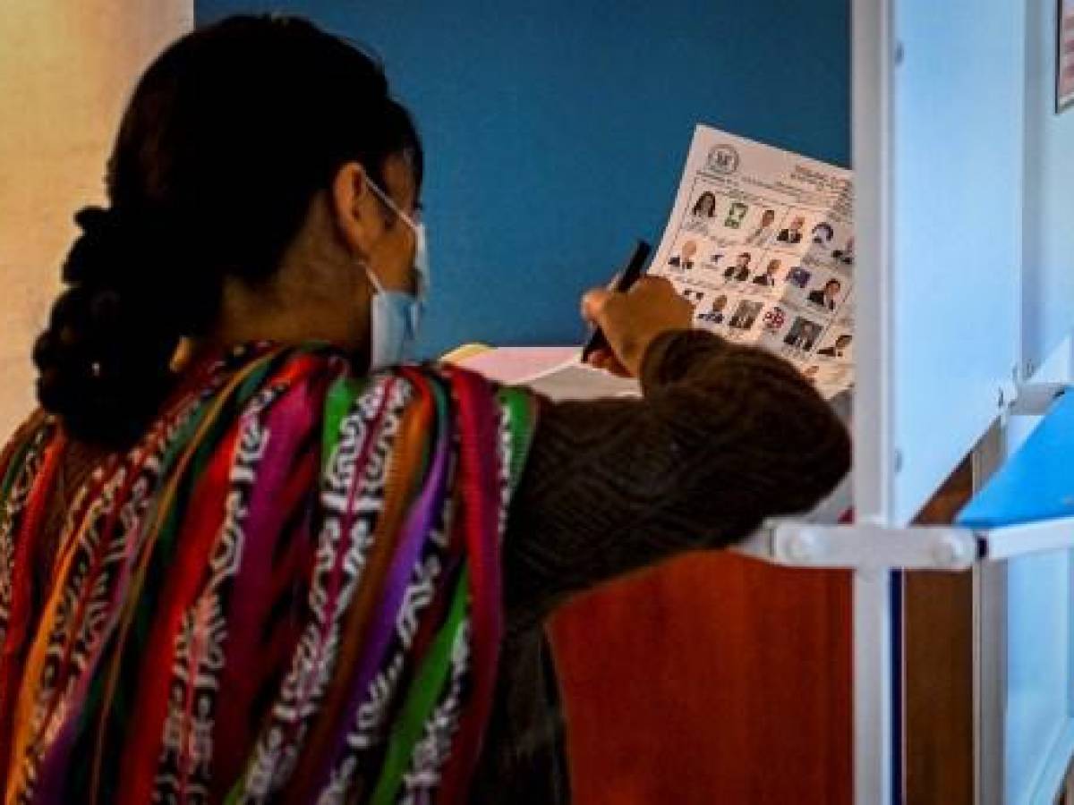 Ganadores de la primera vuelta electoral en Guatemala piden garantizar resultados