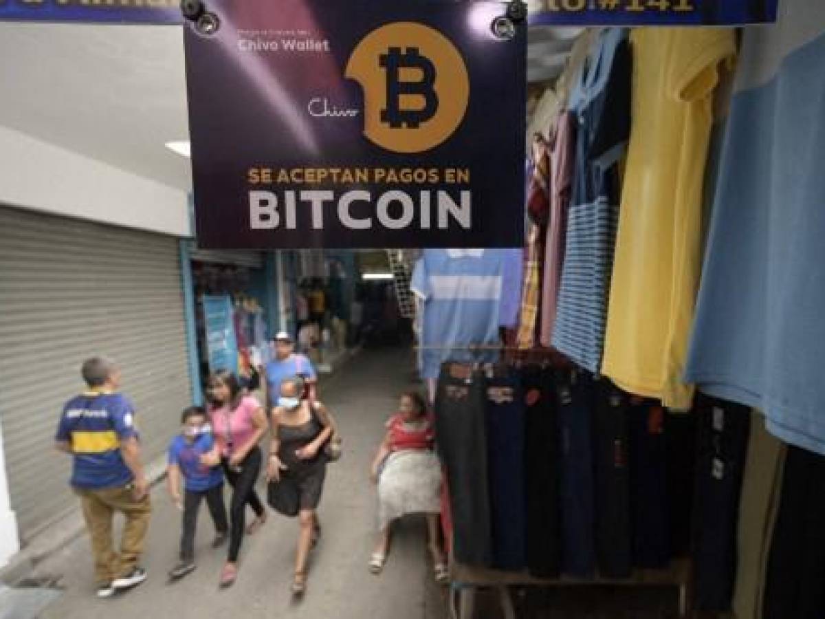 Entre polémica y expectativa, bitcoin cumple su primer año de curso legal en El Salvador