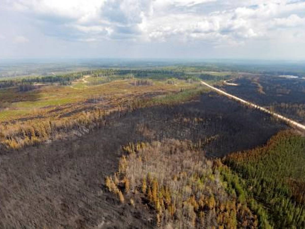 Incendios crecen en Canadá y podrían durar todo el verano