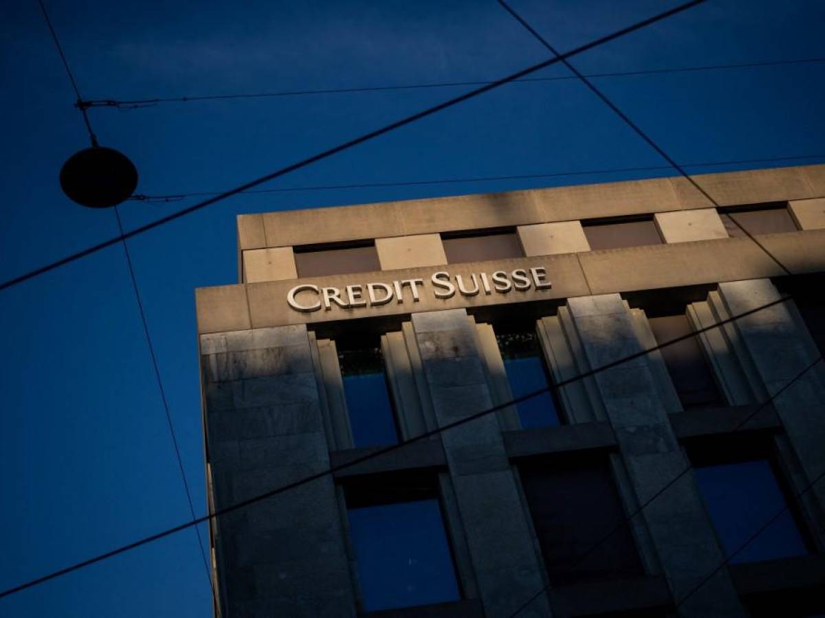 Credit Suisse se recupera en la bolsa tras el apoyo del banco central suizo