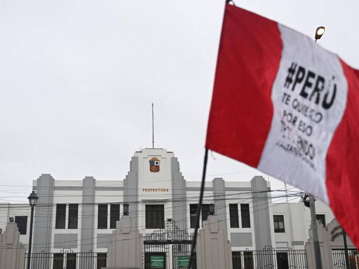 Mandatarios piden respetar la democracia y el estado de derecho en Perú