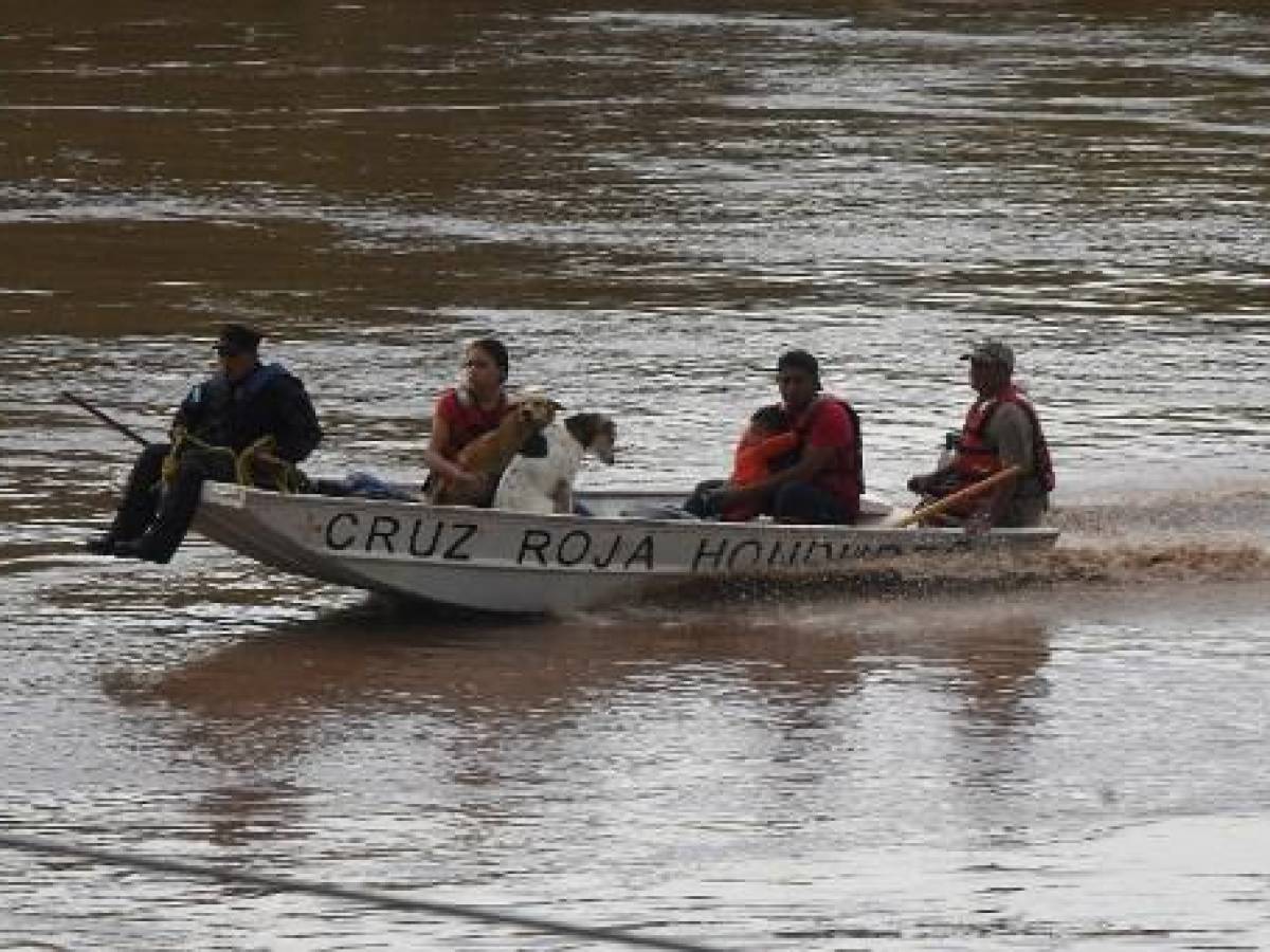 Miles de evacuados por lluvias en Honduras
