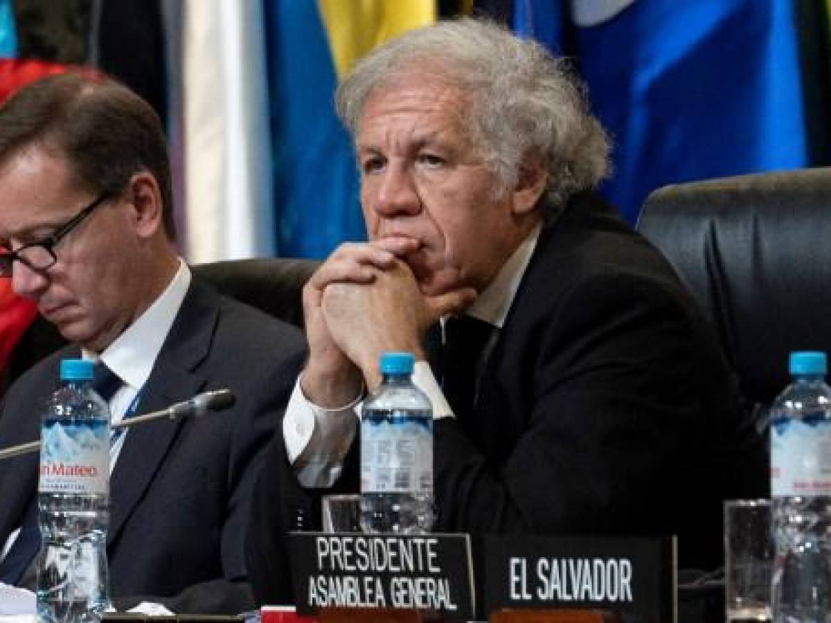 Luis Almagro será investigado por supuesta relación con subalterna