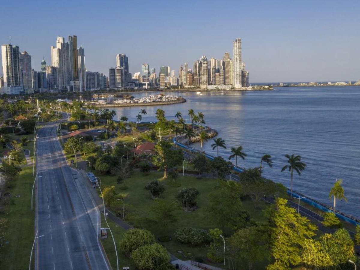 Panamá queda fuera de la lista de países con deficiencias en prevención de blanqueo de capitales de la UE