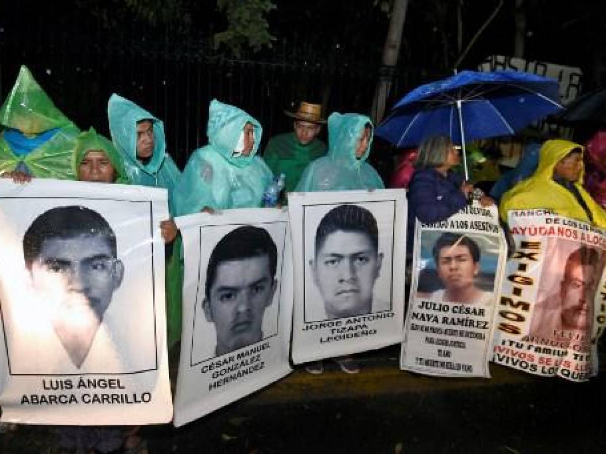 México detiene a exprocurador general por caso Ayotzinapa