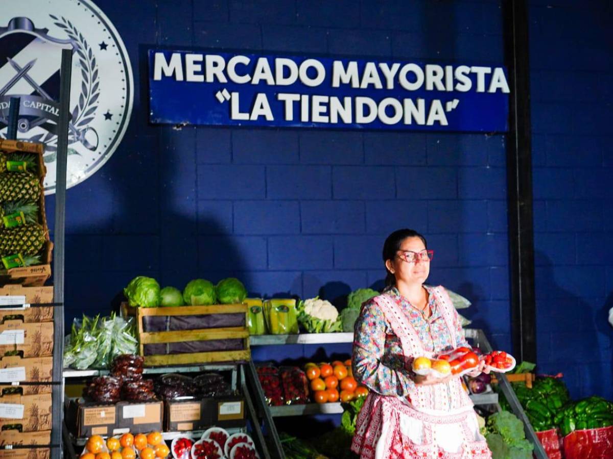 Regularán precios de alimentos en mercados municipales de capital salvadoreña
