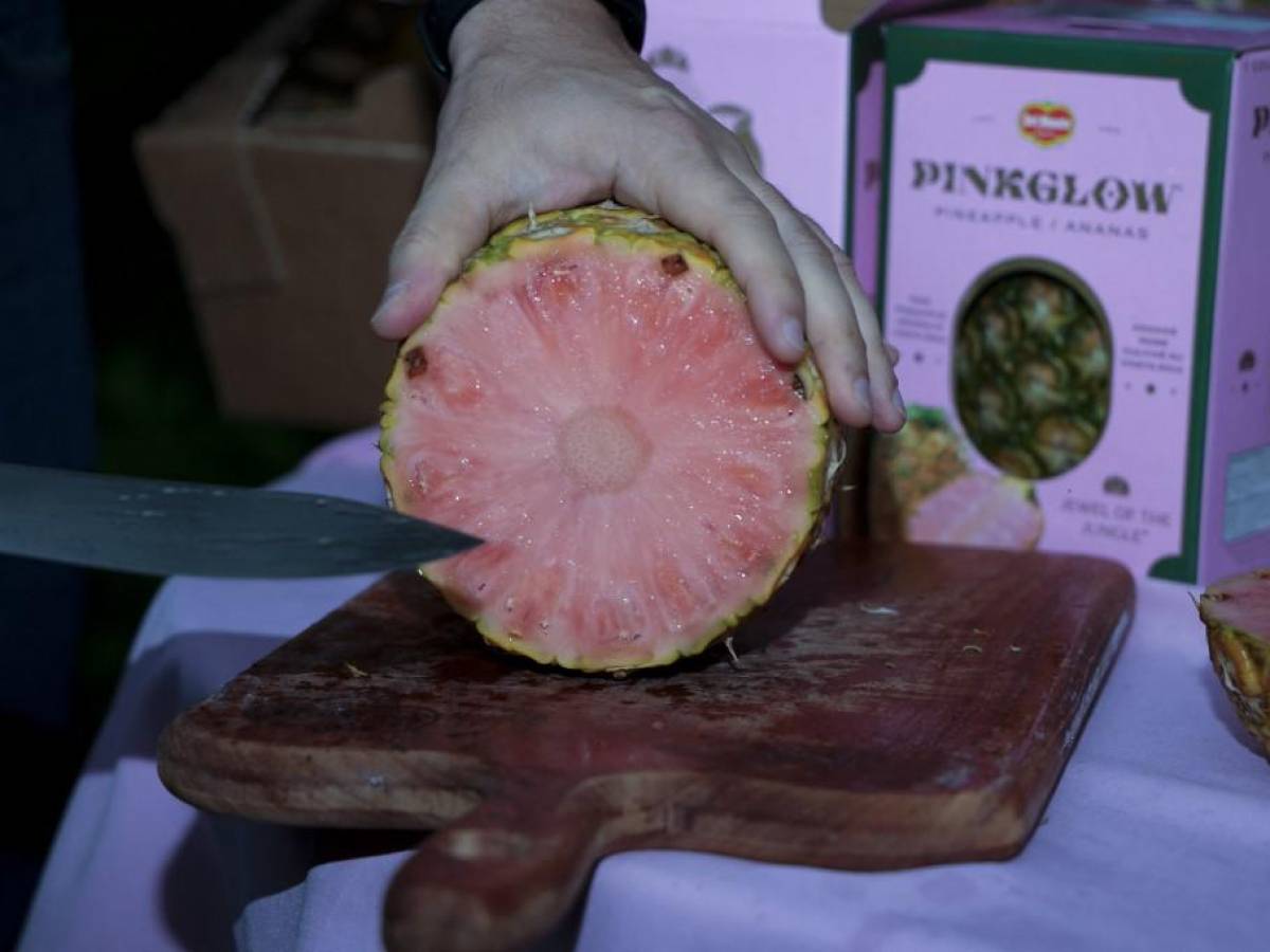 La piña rosa, un exclusivo manjar de Costa Rica que disfrutan varios famosos