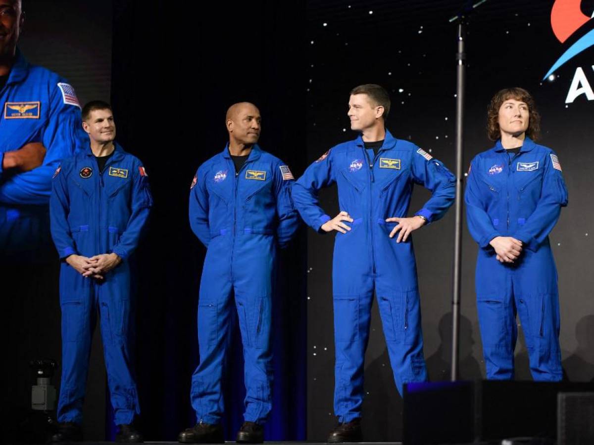 Cuatro astronautas reanudarán viajes tripulados a la Luna después de medio siglo