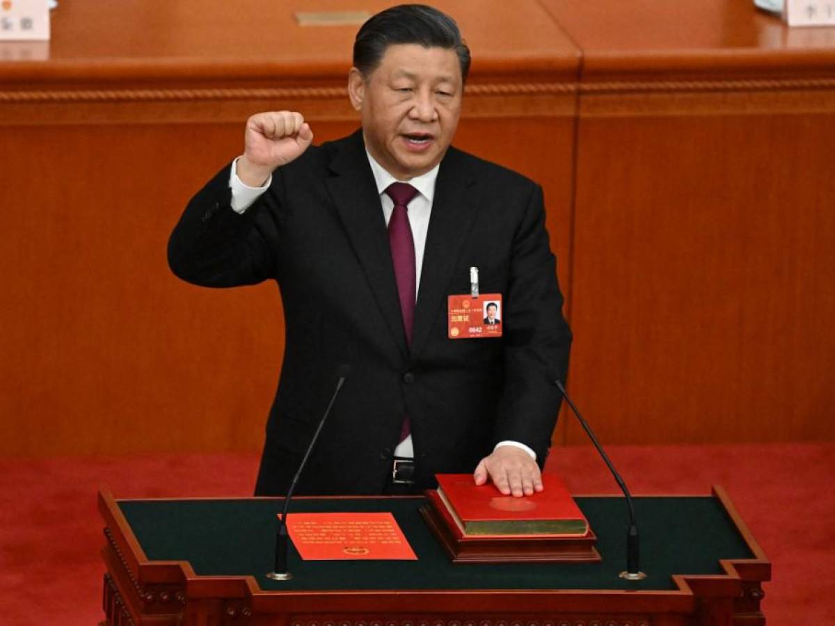¿Quién es Xi Jinping, quien obtuvo su tercer mandato como presidente de China?