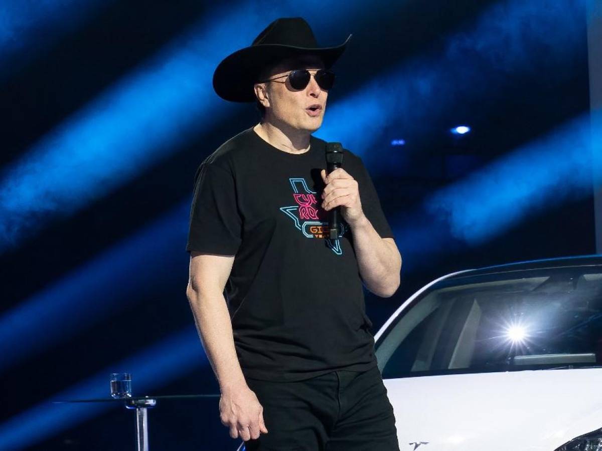 Elon Musk sigue con su apuesta por la inteligencia artificial y funda start-up