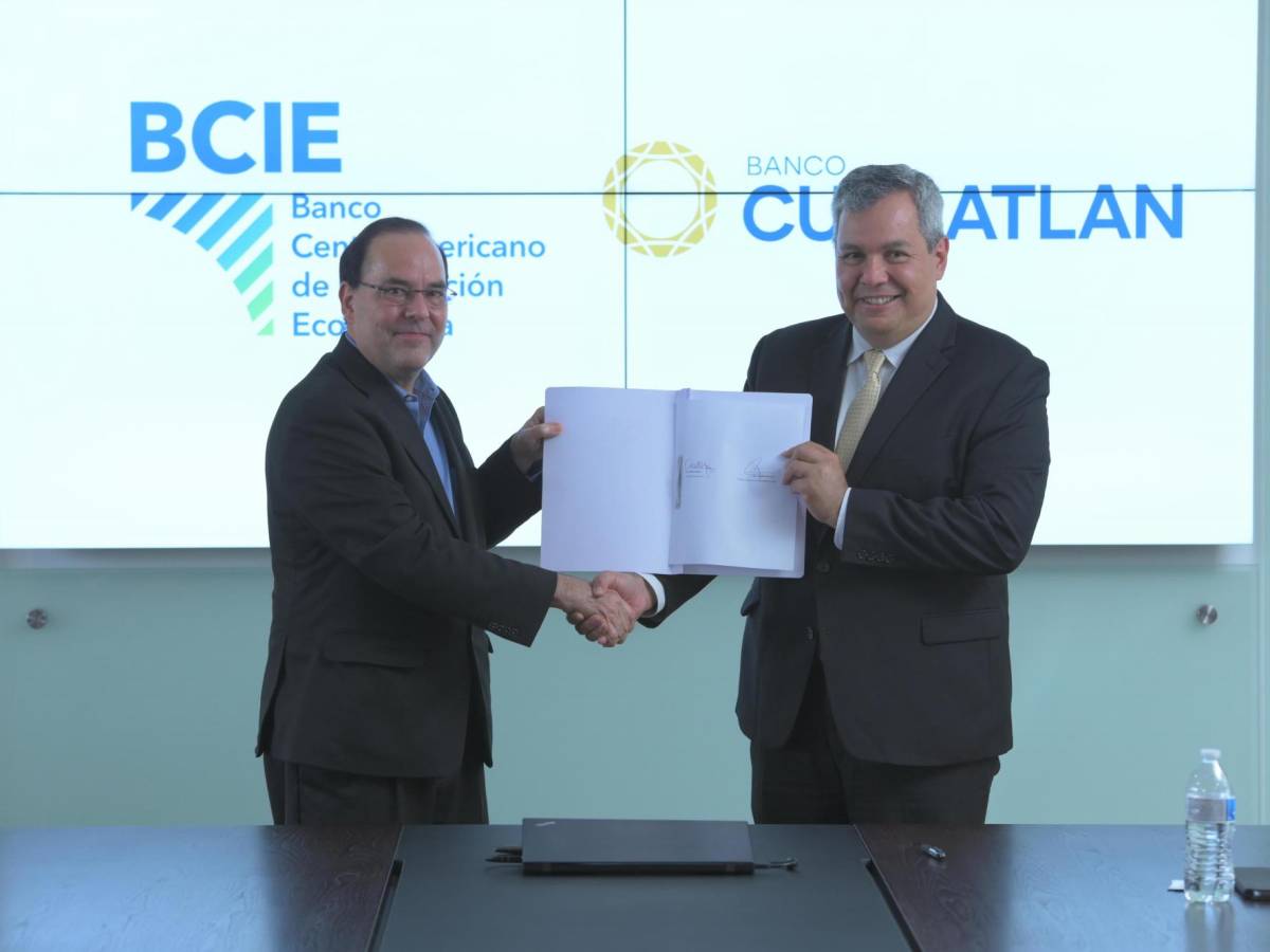 BCIE y Banco CUSCATLAN formalizan financiamiento para PYMES salvadoreñas