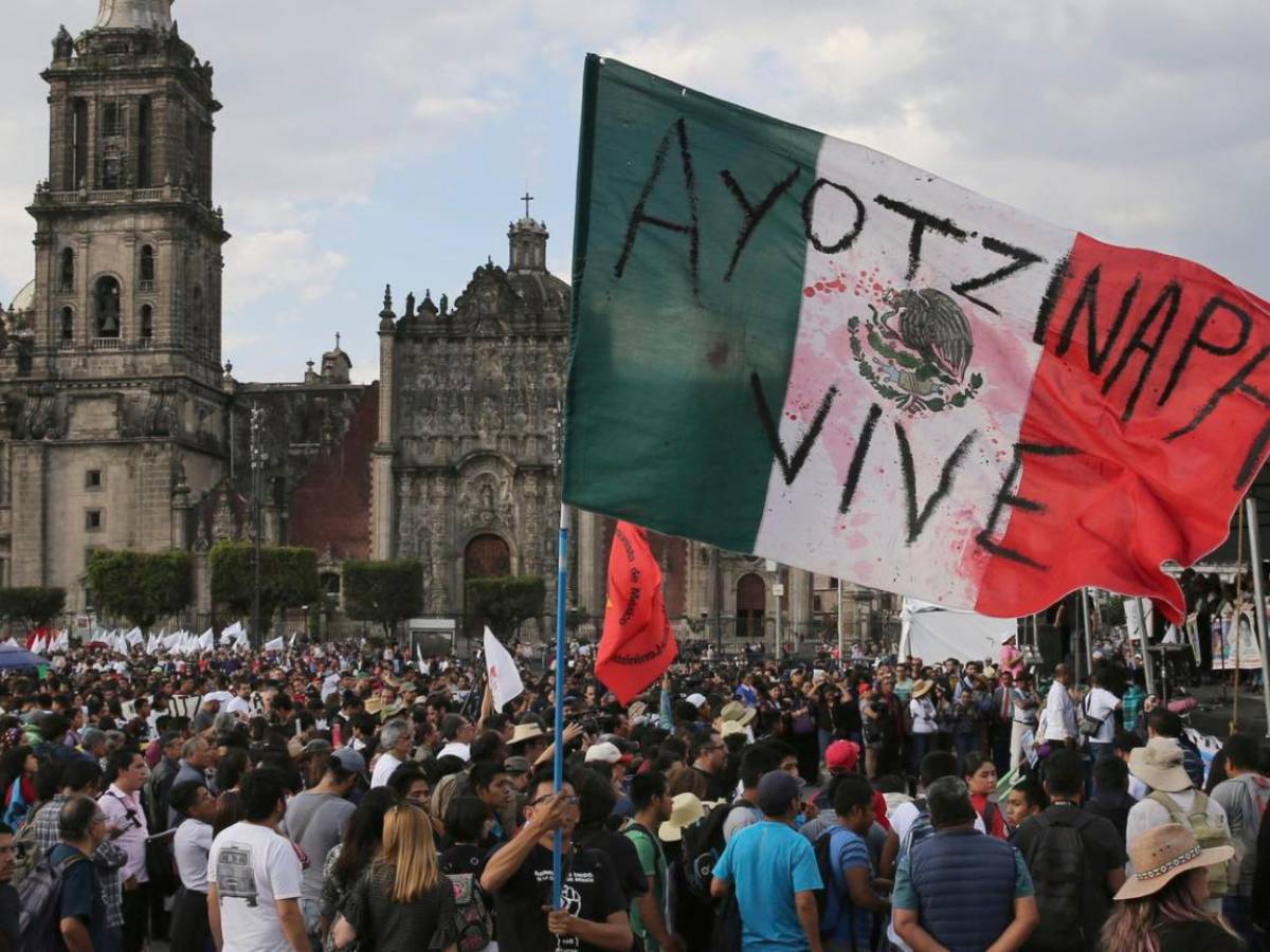 Presidente mexicano pide castigo para señalados en caso Ayotzinapa