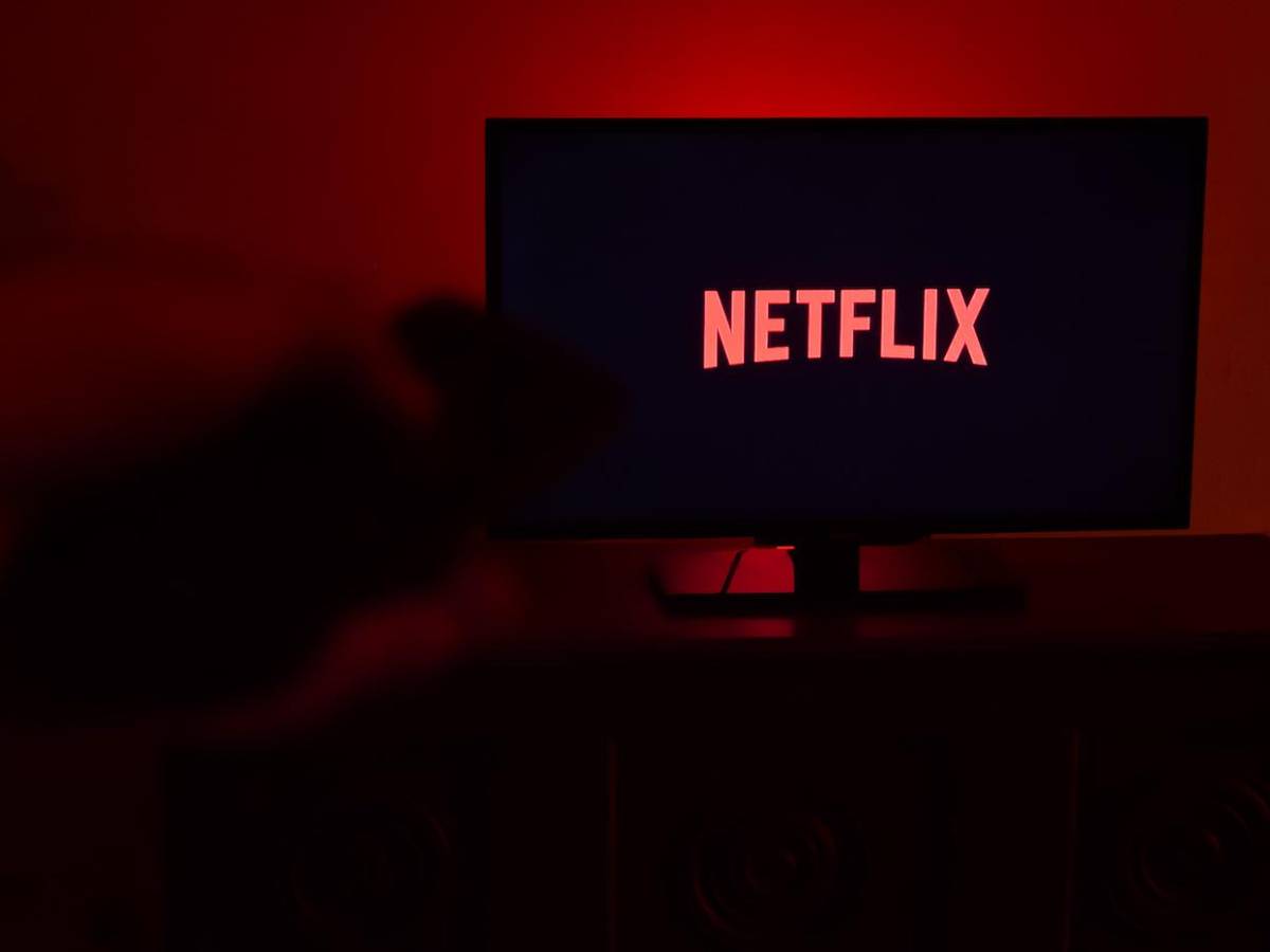 Tras caída de suscriptores, Netflix despide a 150 colaboradores