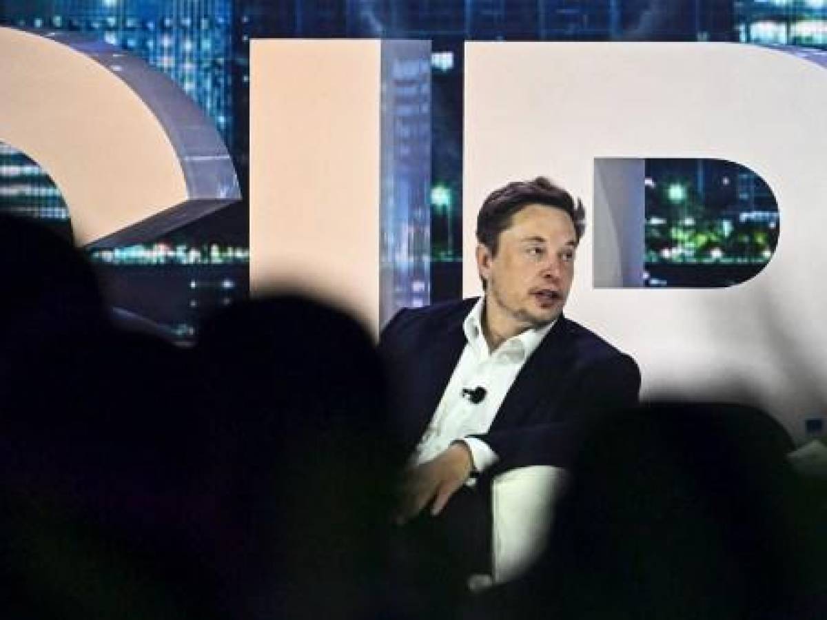 Elon Musk confía en su estrategia para Twitter e insiste en la regulación de las IA