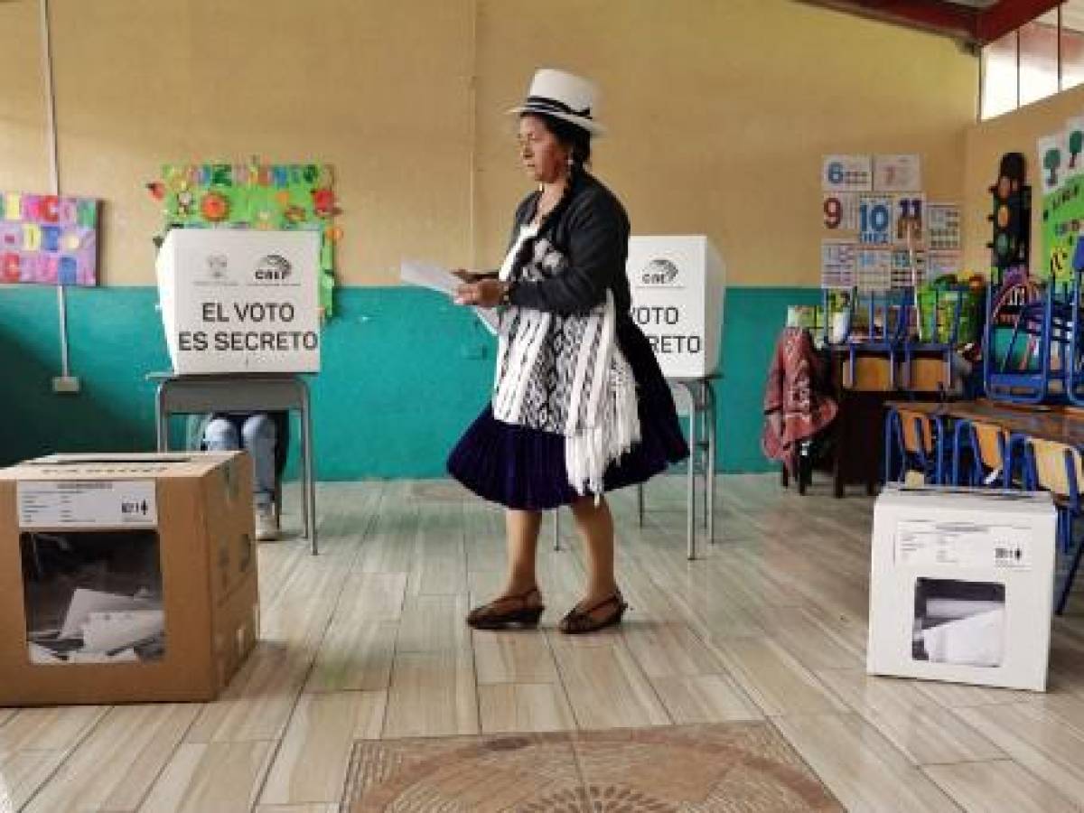 Ecuador irá a balotaje presidencial en nuevo duelo entre izquierda y derecha