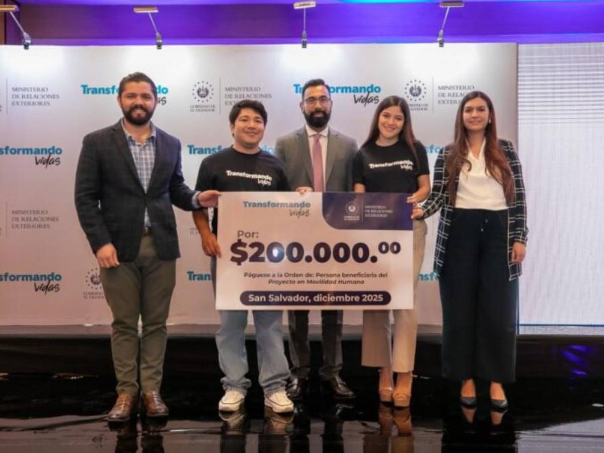 98 emprendimientos de salvadoreños reciben capital semilla