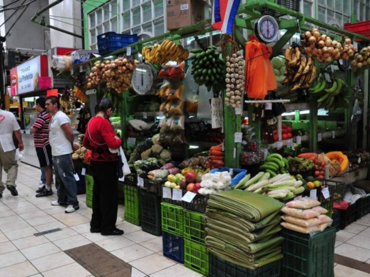 Comercio tico, afectado por restricción en importaciones