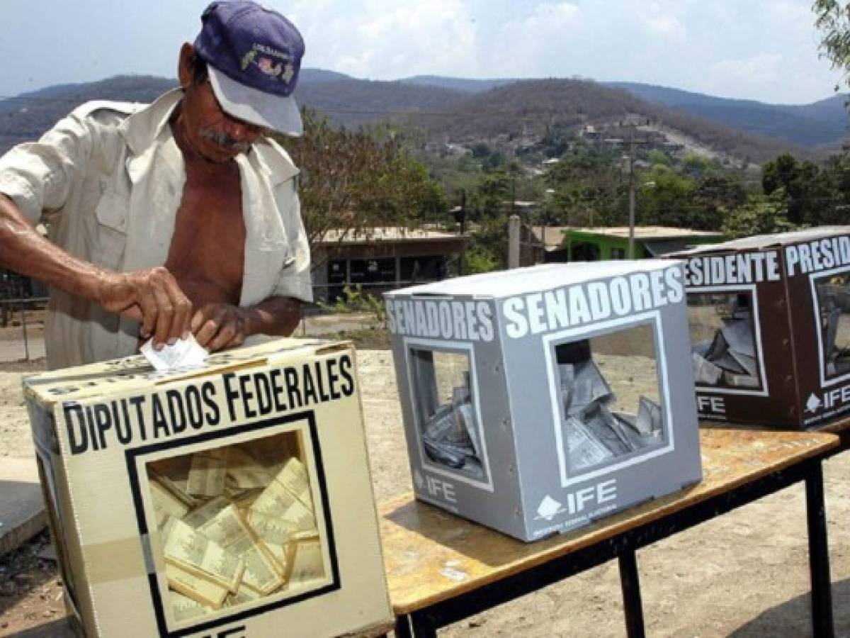México vota en elecciones marcadas por violencia  