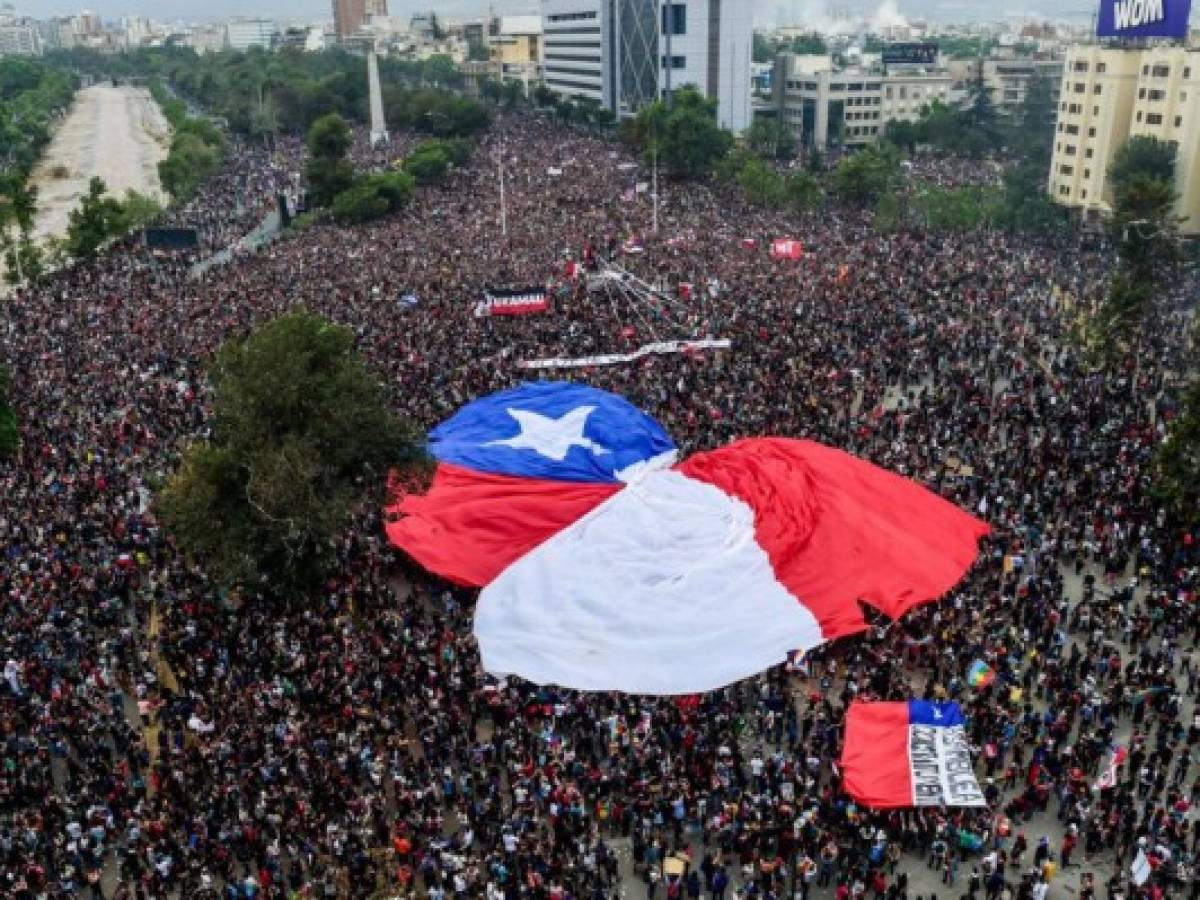 Chile: Piñera se abre a reformar la Constitución