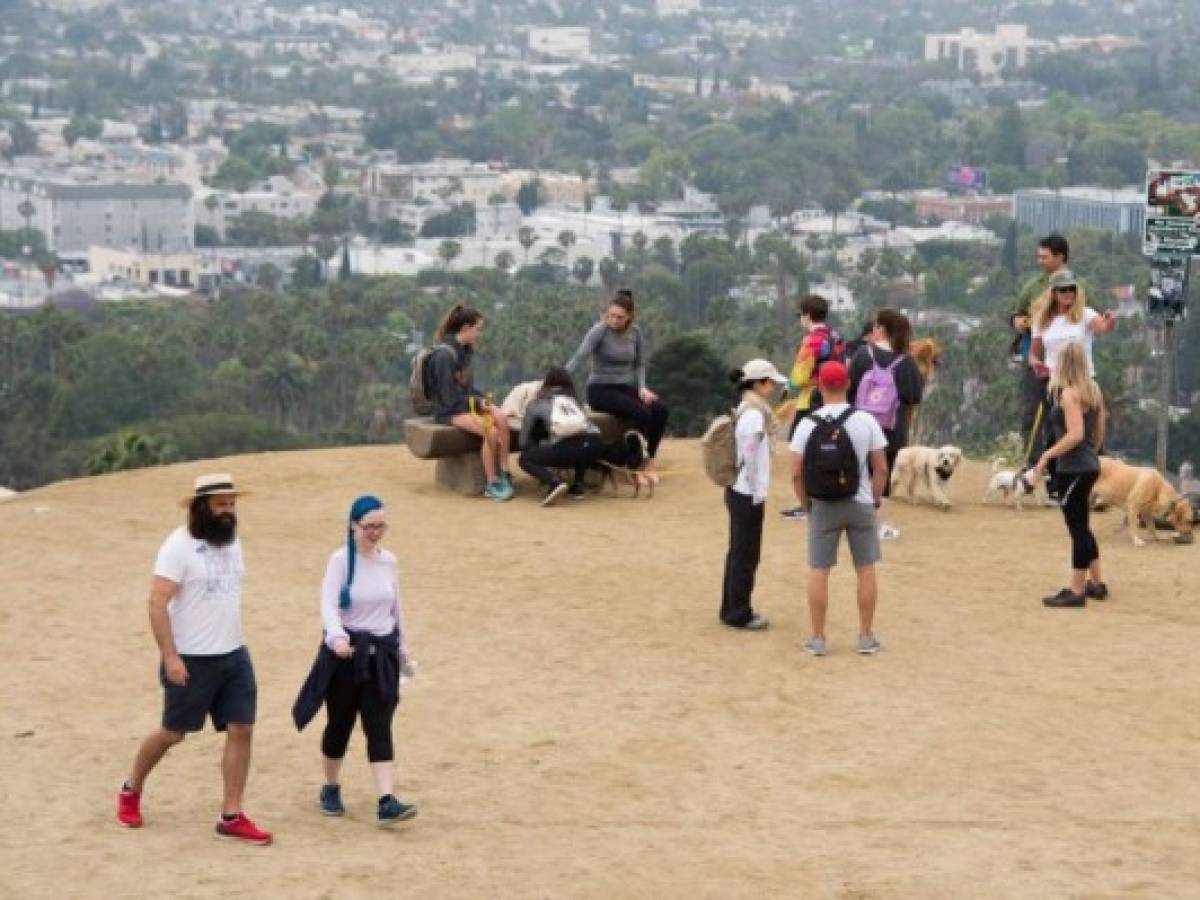 'Paseadores de gente', negocio contra la soledad urbana en Los Ángeles