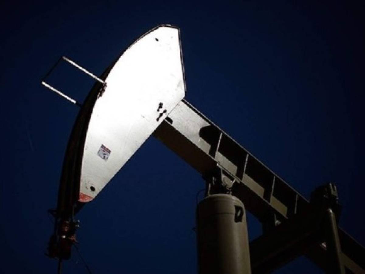 La caída del precio del petróleo: un golpe de suerte peligroso para EEUU