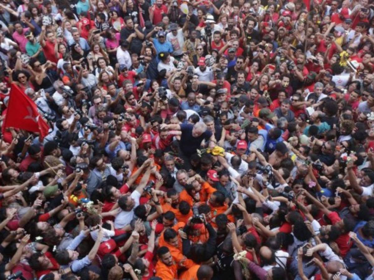 Brasil: 'Lula es nuestro candidato', reafirma el PT frente a la cárcel