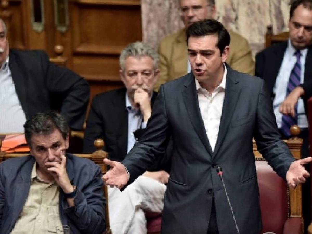Grecia cambia a ministros rebeldes